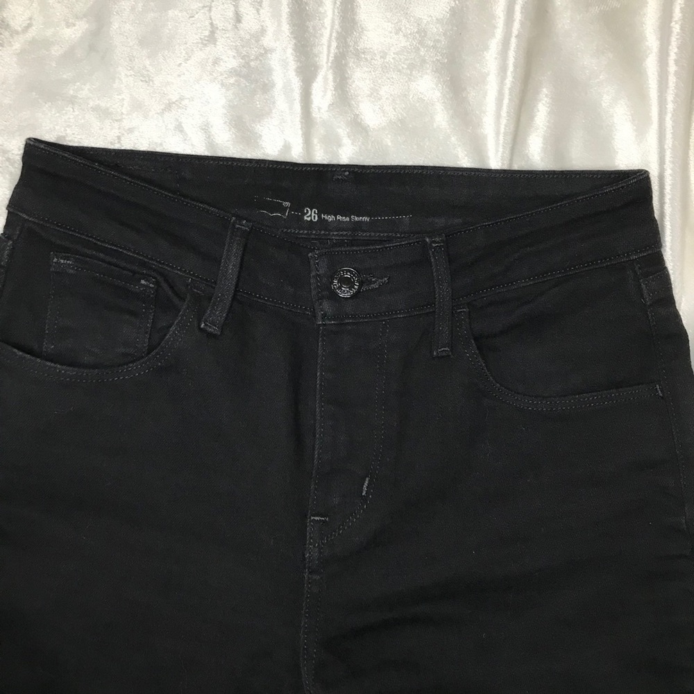 Levi’s high rise black jeans